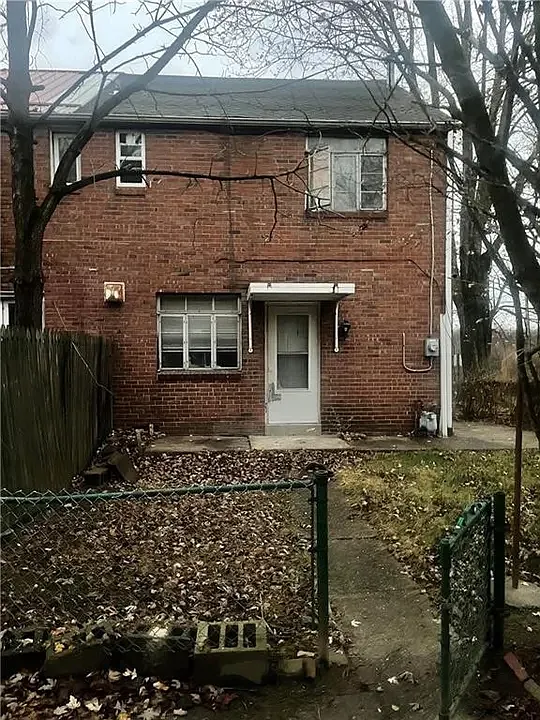 3 bed, 1080 sqft, $1,350 — Photo 2