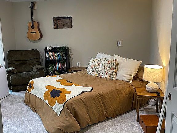5th image of 321 Capri Ct