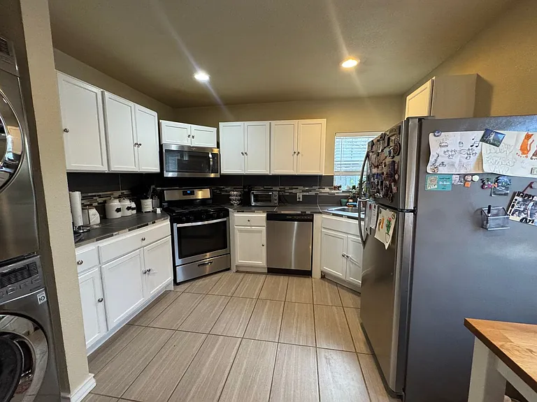 210 Haggin St — Photo 7