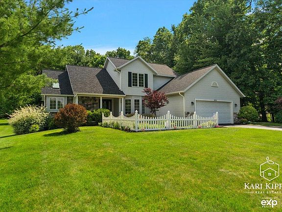 2nd image of 8150 Country Pine Dr SE