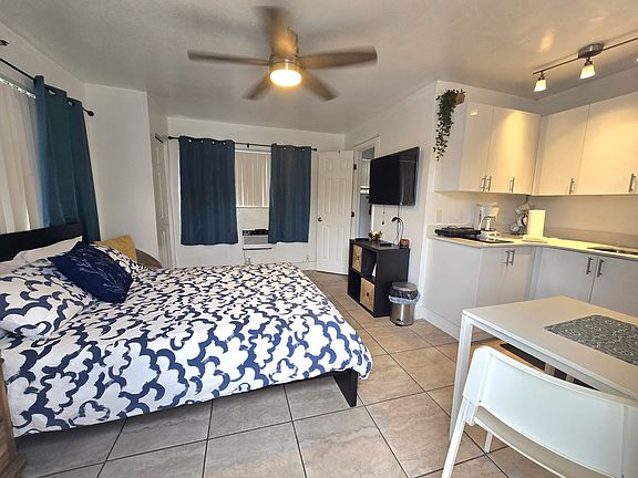 3rd image of 1724 McKinley St #9