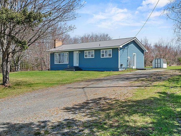 2nd image of 544 Lake Rd