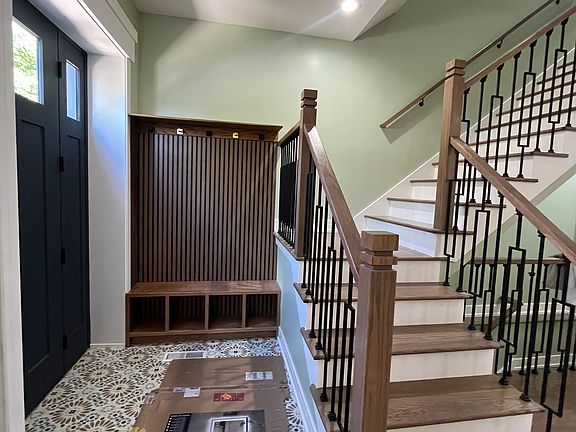 2nd image of 2651 W Maypole Ave