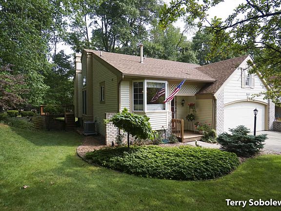 2nd image of 2165 Edington Dr SE
