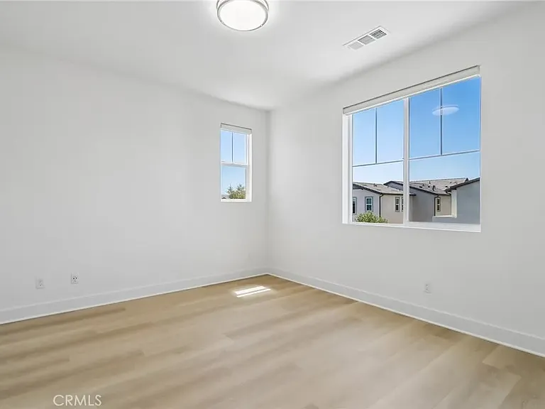 337 Abacus — Photo 26