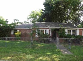 810 E 12th St, Stuttgart, AR 72160