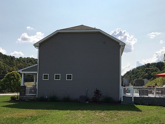 4th image of 72 Ashbrooke Ct