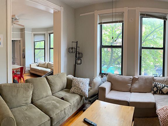 3rd image of 2271 N Lincoln Ave #2
