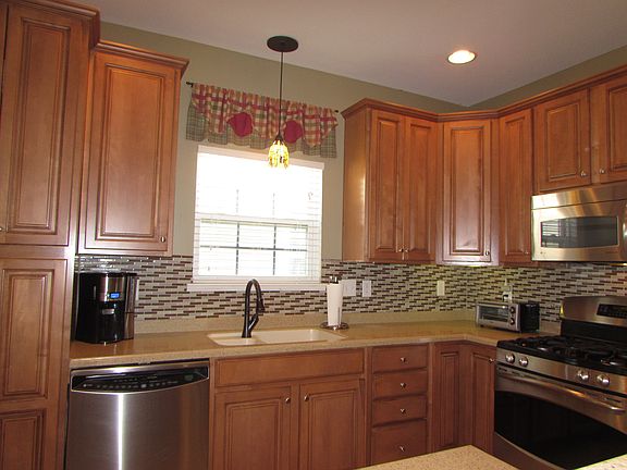 2nd image of 8121 Bridgegate Dr