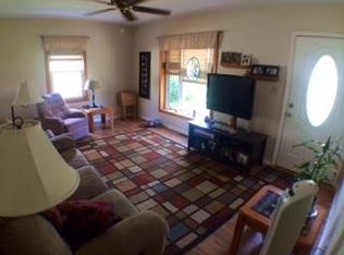 12 Blackhawk Hills Ct, Rock Island, IL 61201