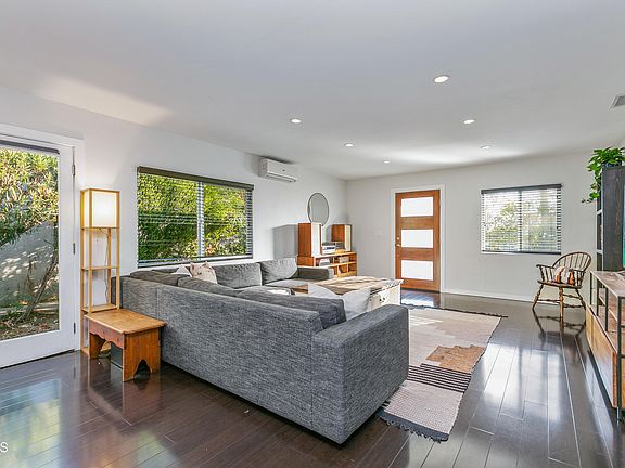 5th image of 547 W Mendocino St
