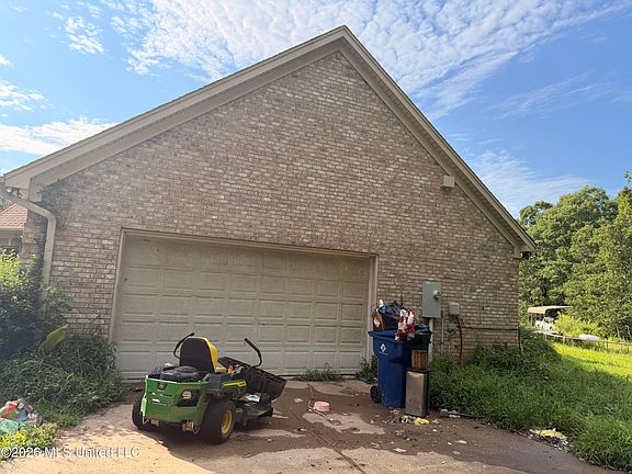 2nd image of 154 Dollie Irene Dr