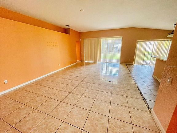 4th image of 2214 Pine Oaks Trl