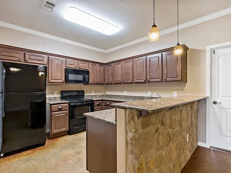 3338 General Pkwy — Photo 7