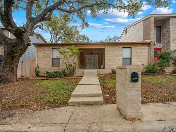 5811 Rue Royale, San Antonio, TX 78240
