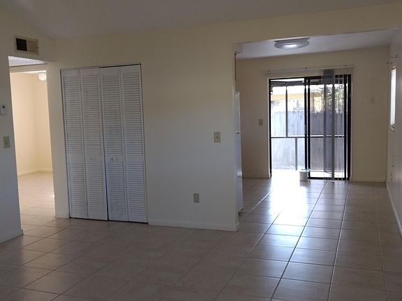 5th image of 330 Woodland Ave #330