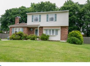 125 Belmont Dr, Upper Chichester, PA 19061