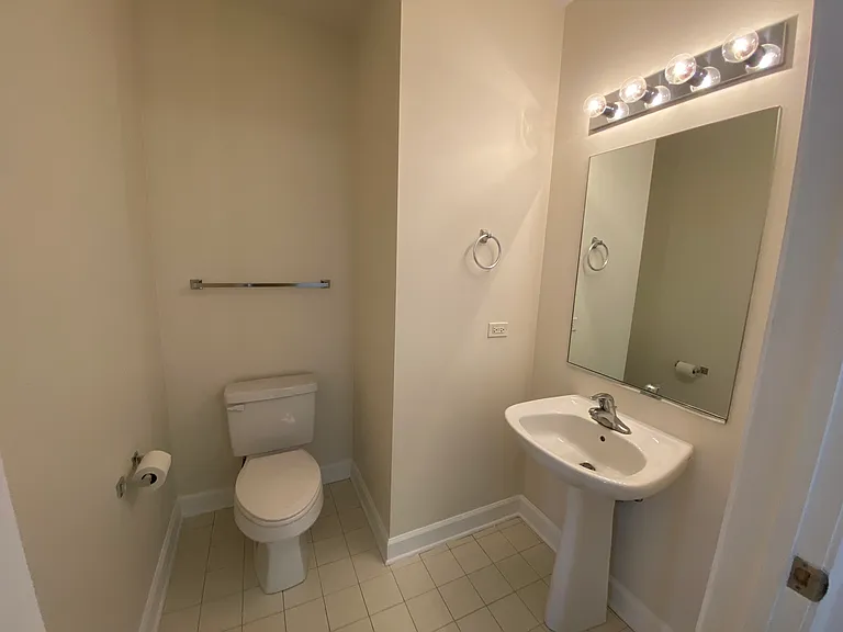 1600 S Prairie Ave #1708 — Photo 10