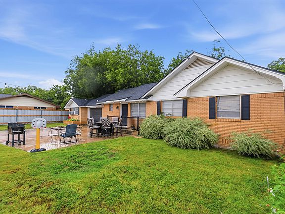 2nd image of 2621 Vine St