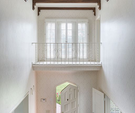 5th image of 602 N Palm Dr