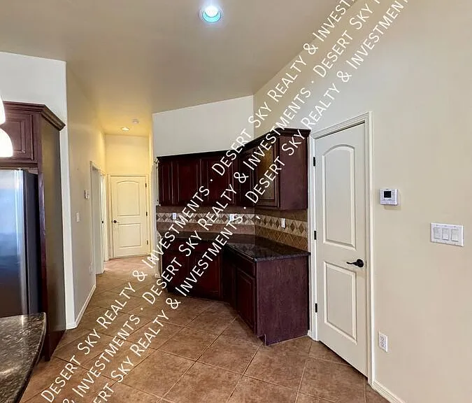 4334 Capistrano Ave — Photo 8