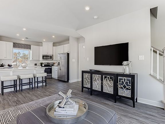 5th image of 4002 Oglethorpe Dr Lot 640