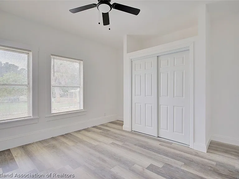 199 E Camphor St — Photo 27