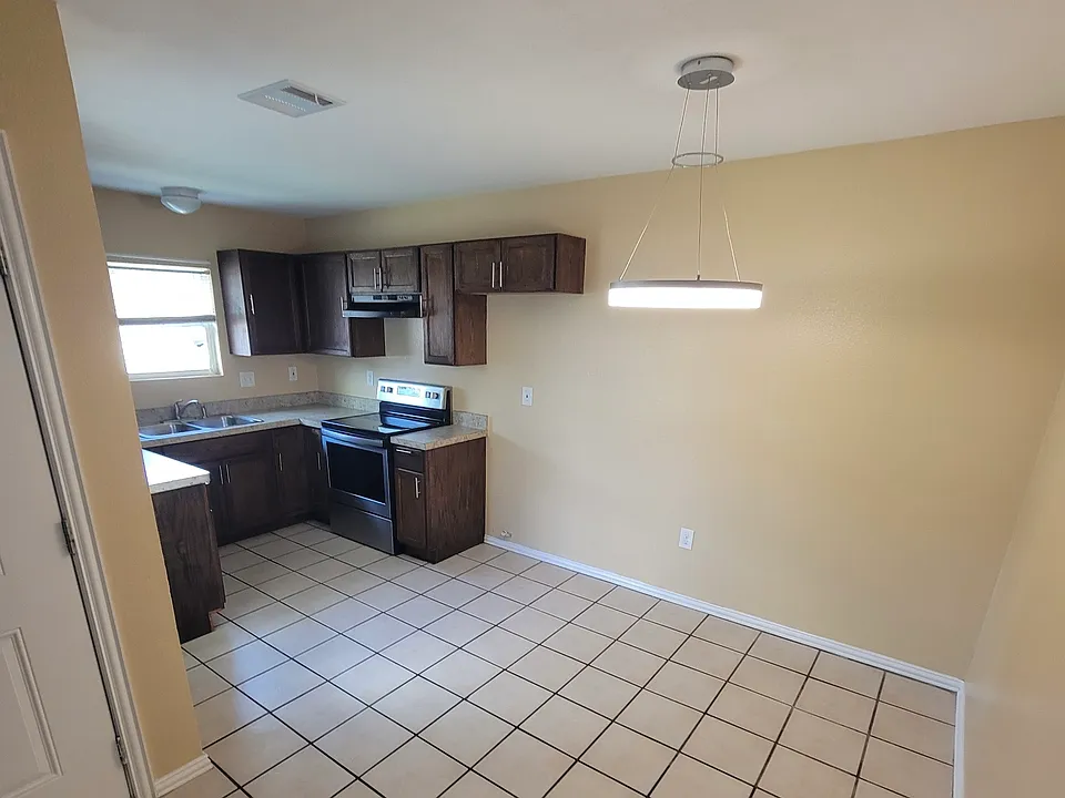716 N Cooper St #2