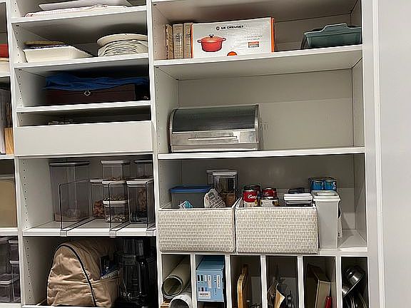 Walk in pantry