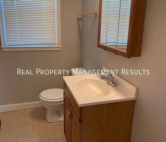 1208 Macarthur Dr — Photo 9