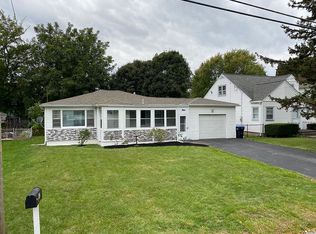 95 Bennett Ave, Rochester, NY 14609