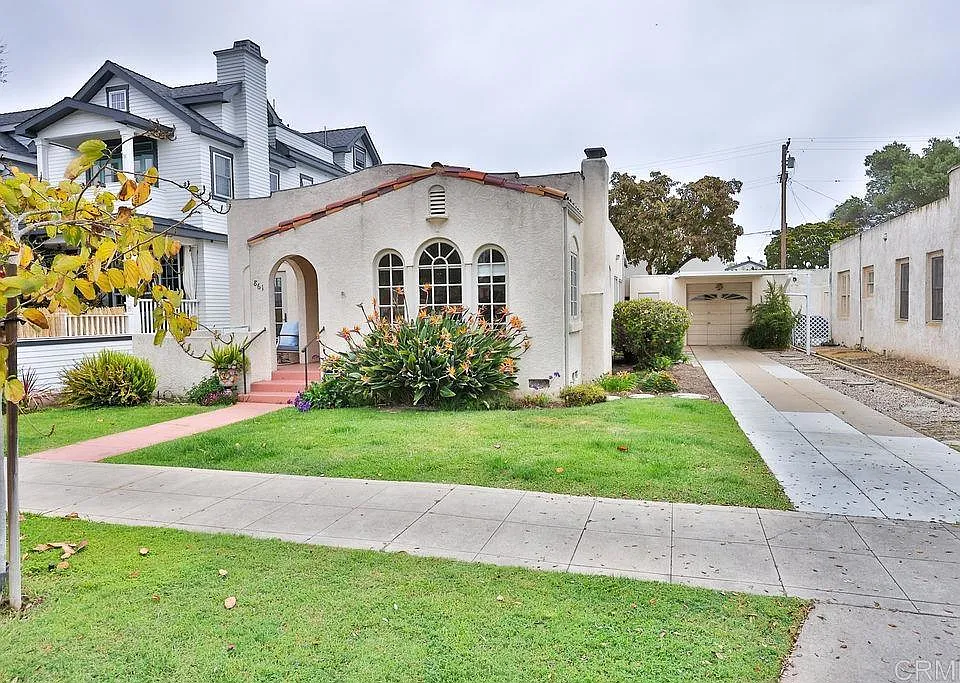 861 G Ave