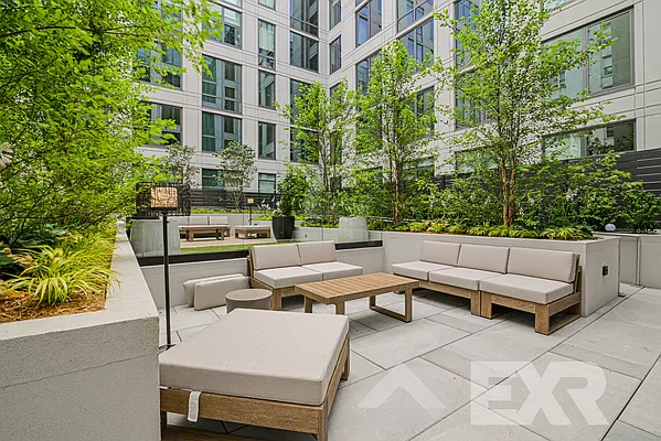 Rented by EXR | media 13