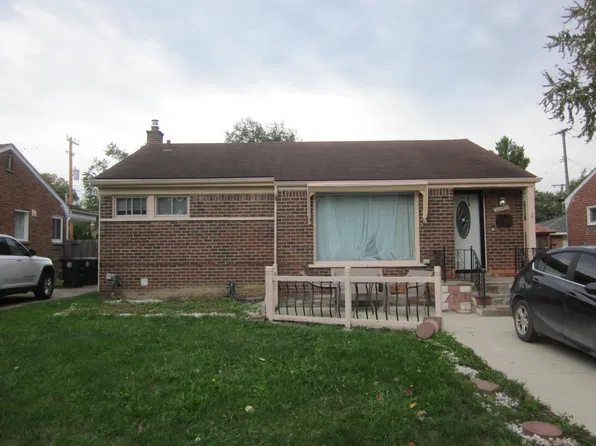 10061 Garvett St, Livonia, MI 48150