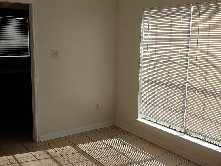 118 Oak Ridge Ave #D — Photo 7