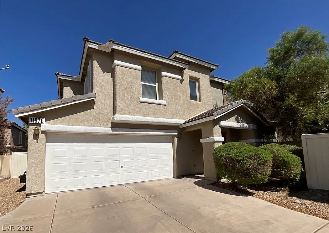 3 bed, 2.5 bath, 1354 sqft, $2,045 — Photo 1