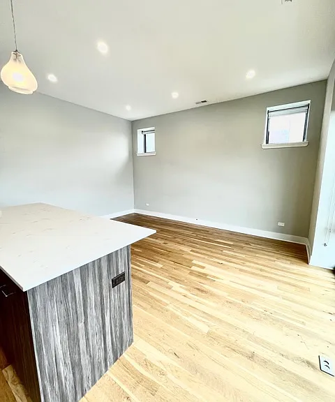 4555 N Ravenswood Ave #303 — Photo 8