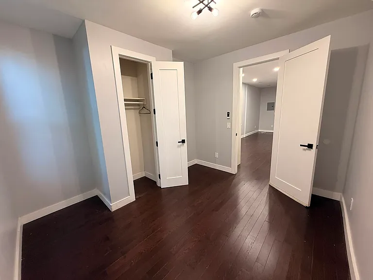 50 Jordan Ave #19E — Photo 4