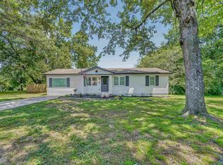 265 Flint River Dr, New Market, AL 35761