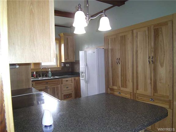 5th image of 8513 East Ave