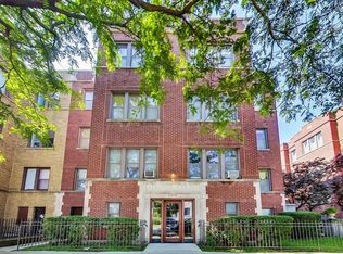 1319 W Addison St APT 2B, Chicago, IL 60613