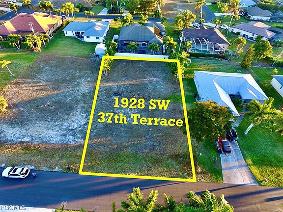 3rd image of 1928 SW 37th Ter