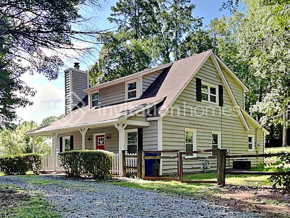 1st image of 124 Plaza Dr