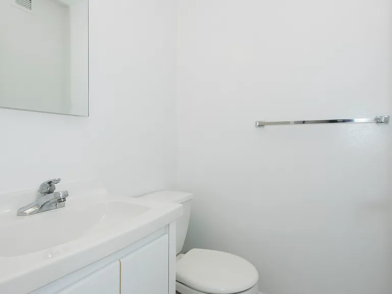 429 E 52nd St #10B — Photo 8