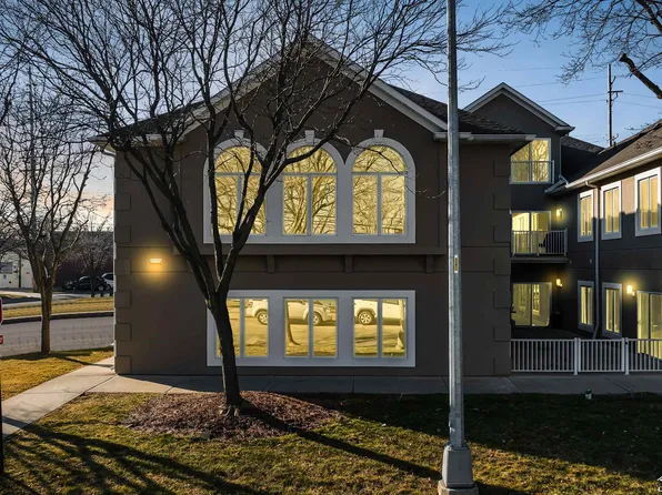 114 Saint Joseph St, Trenton, MI 48183
