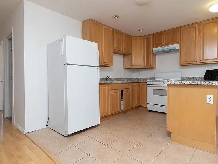 1032 York St — Photo 7