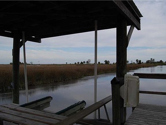 5th image of 1039 Live Oak Island Rd