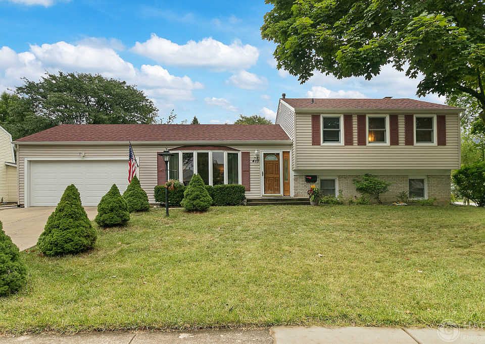 1st image of 413 Argyll Ln