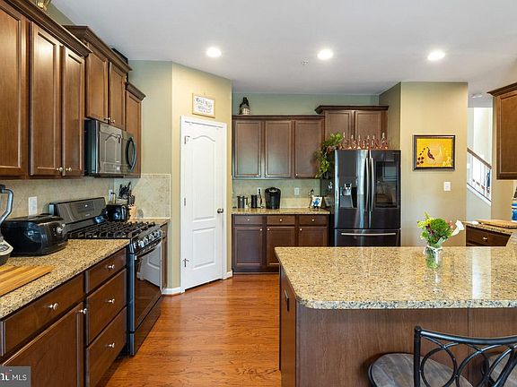 2nd image of 7837 Stonebriar Dr