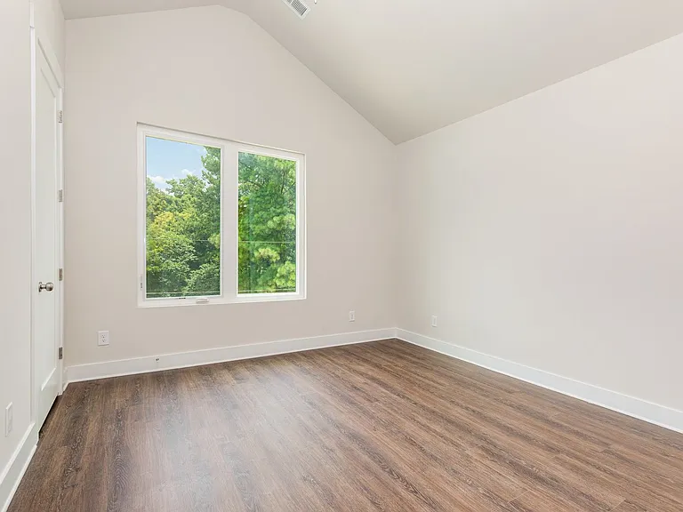212 Mattoon St — Photo 18